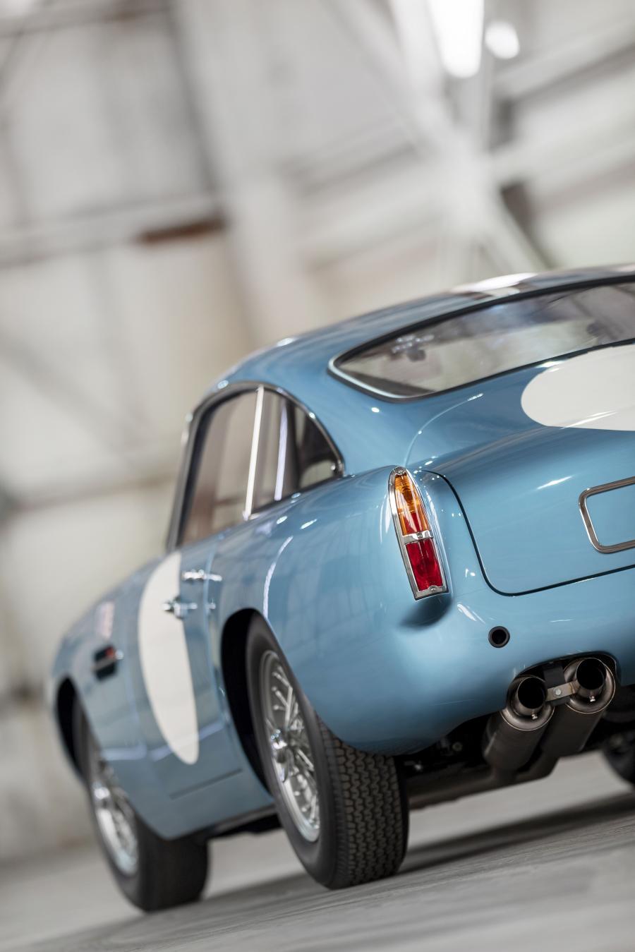 Детали экстерьера Aston Martin DB4 GT Continuation 2017 года  (UK) (фото 56 из 90)